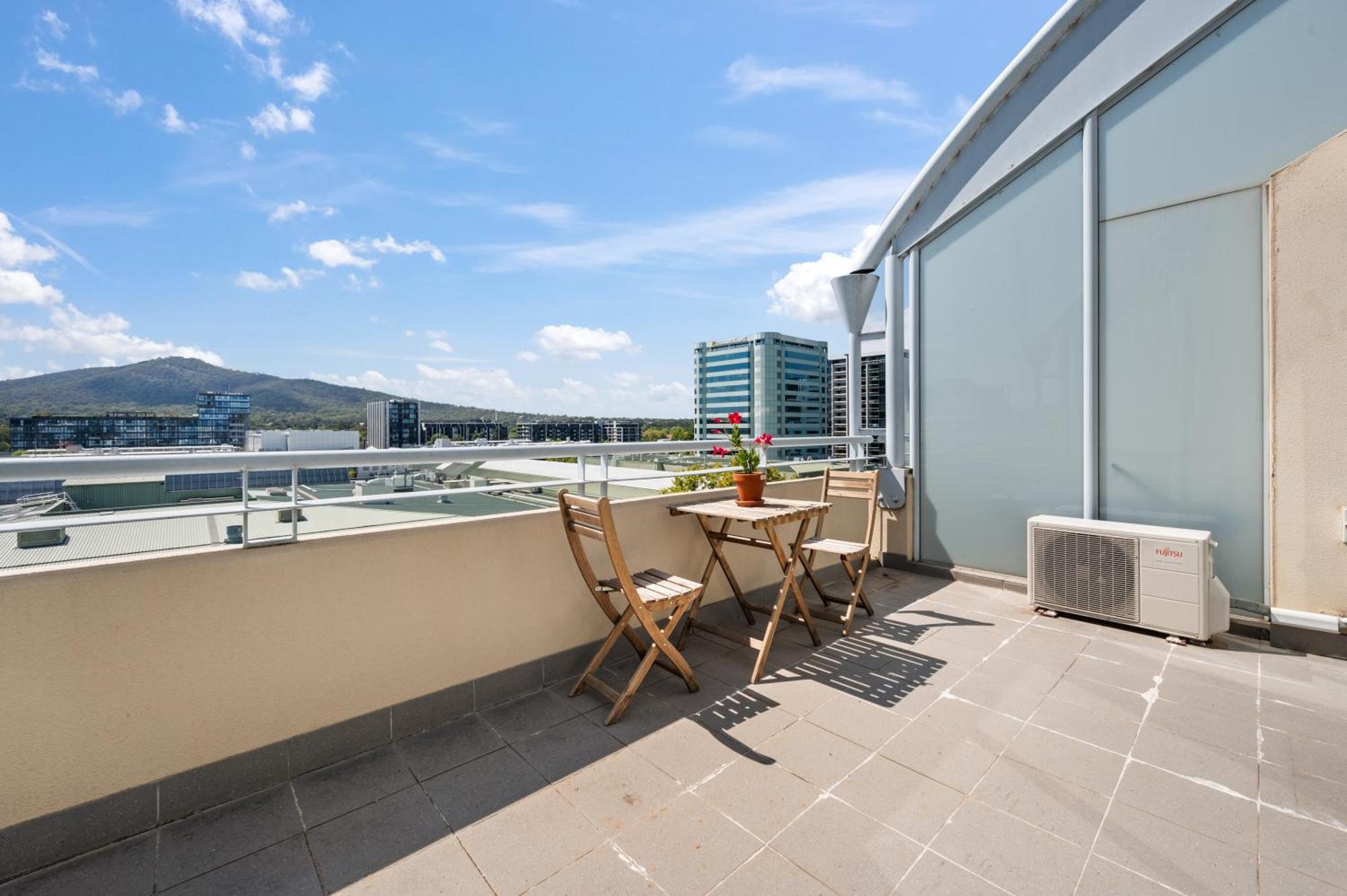 Dana-Private Room In A Shared Duplex Apartment -1 Canberra Bagian luar foto