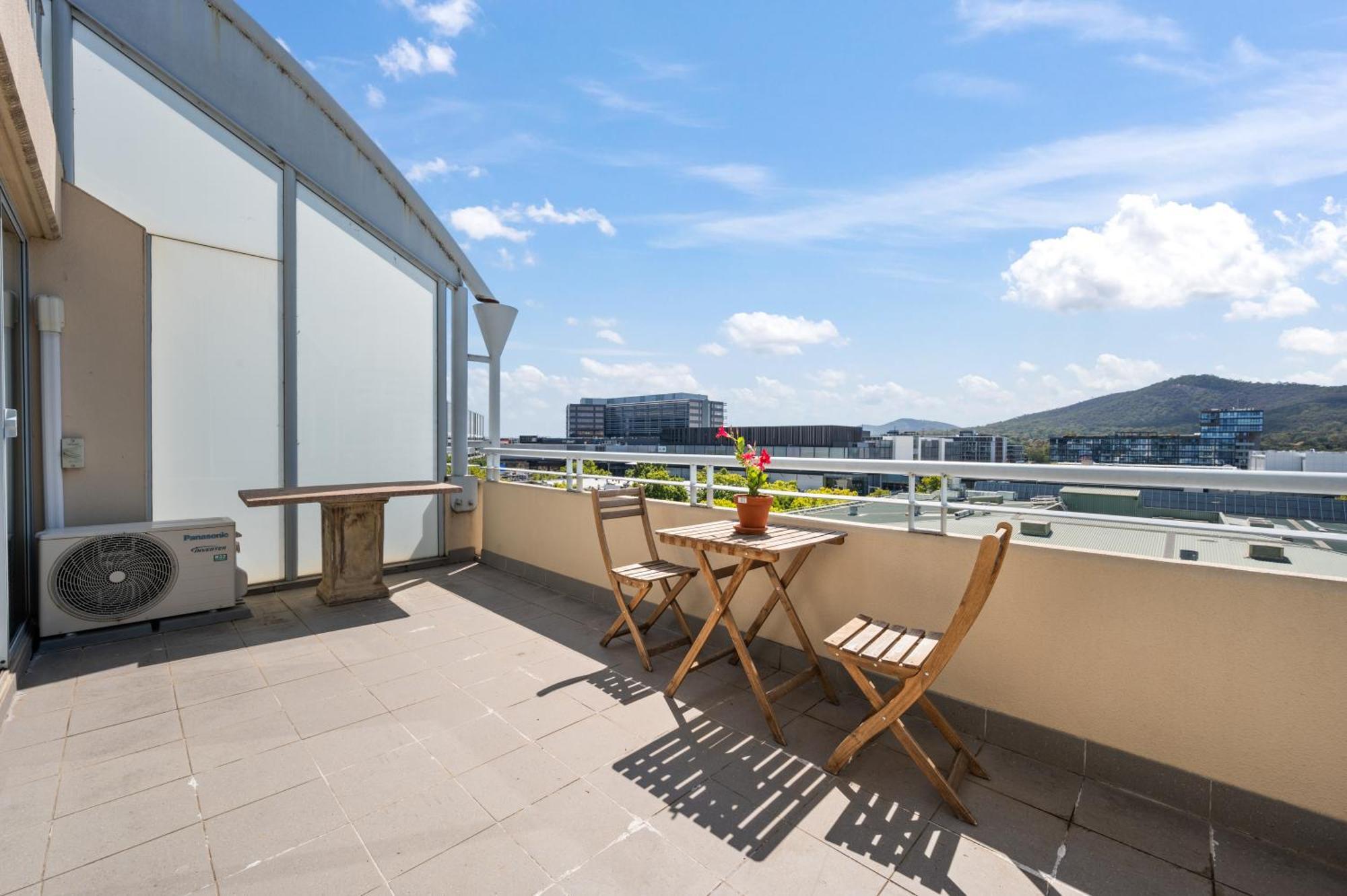 Dana-Private Room In A Shared Duplex Apartment -1 Canberra Bagian luar foto